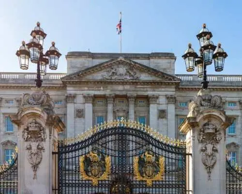Guided royal walking tour of London with Westminster Abbey ticket