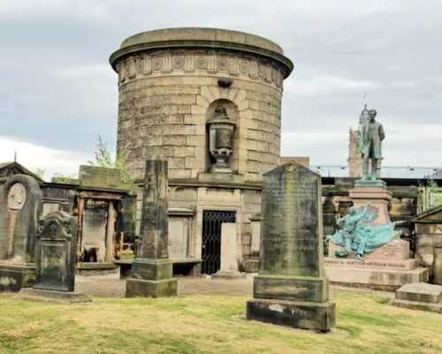 Self-guided walking tour of Edinburgh's intellectual history