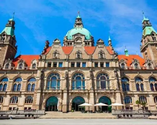 Hannover city walking tour in 2 hours with a local