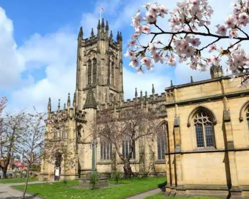 Tour the highlights of Manchester with a city exploration game