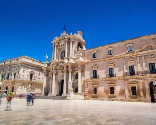 Full-Day Siracusa and Ortigia Guided Tour from Taormina