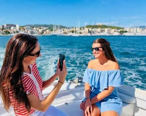 Tour du thuyền có hướng dẫn bằng âm thanh tham quan các điểm tham quan nổi tiếng của Palma.