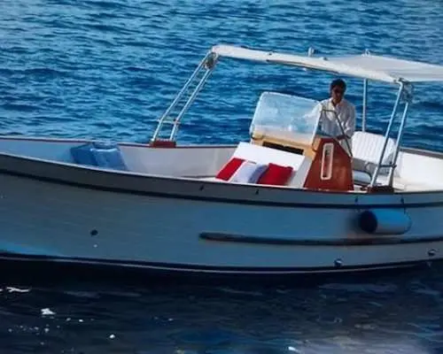 2-hour private boat tour around Capri