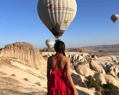 Cappadocia hot air balloon watching tour at sunrise