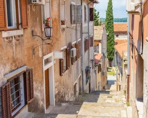 Explore Pula on your own