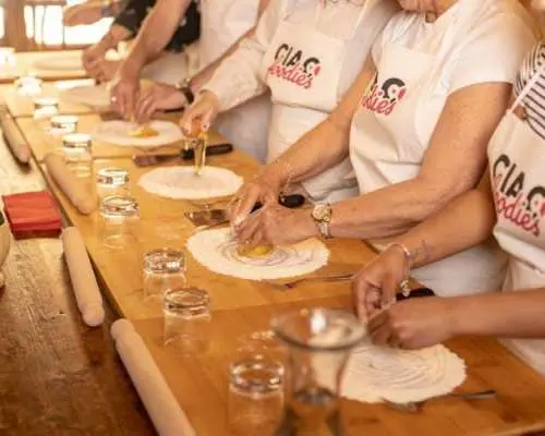義大利麵愛好者烹飪課：餛飩、寬麵條和提拉米蘇