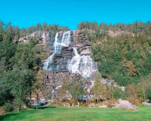 Legendary Flåm Railway and UNESCO fjord cruise with lunch in Bergen
