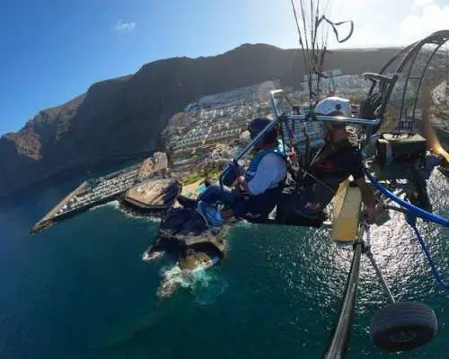 Paratrike journey over Los Gigantes
