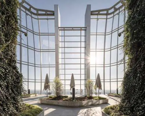 Vé vào cổng SkyDeck của MOL Campus và ứng dụng AR.