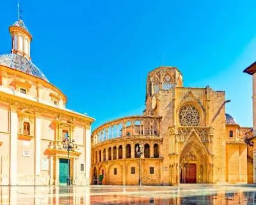 Các điểm tham quan hàng đầu của Valencia: MegaPass Classic bao gồm Oceanogràfic và Bảo tàng Khoa học.