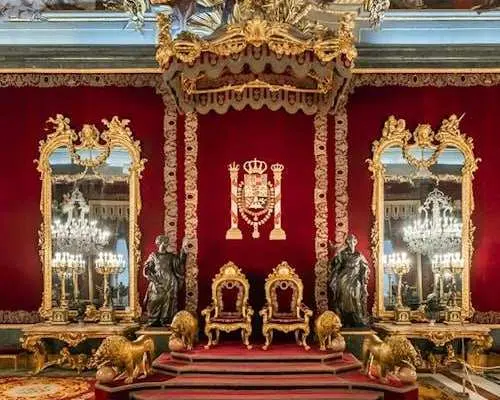 บัตรเข้าชมพระราชวังมาดริดแบบไม่ต้องต่อคิว