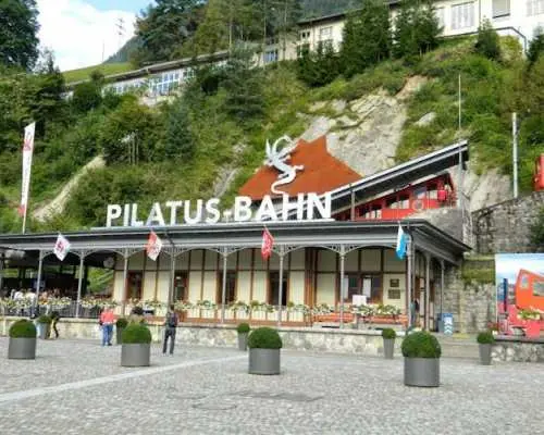 バーゼル発ルツェルン湖クルーズとピラトゥス山プライベート日帰り旅行