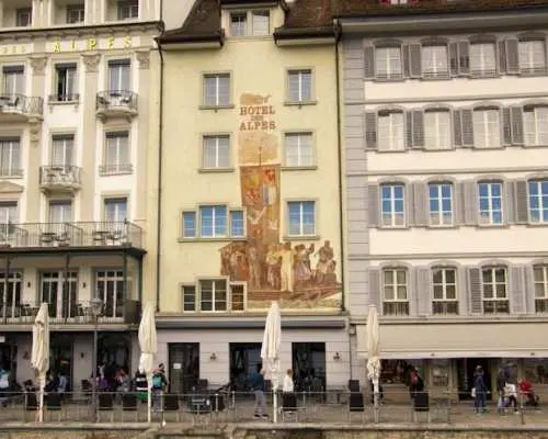 Art and culture walking tour of Lucerne with a local