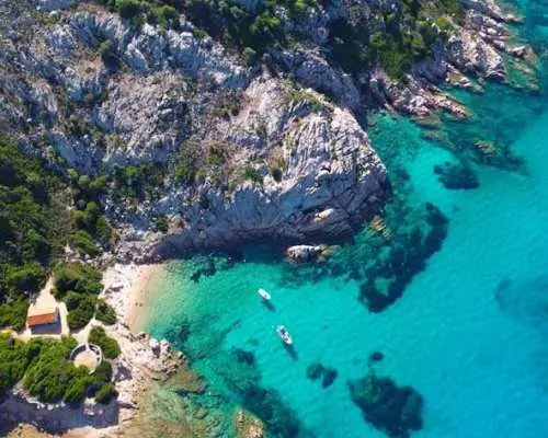 Introduction to scuba diving lesson at Isola Ruja