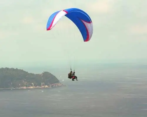 Paragliding in the San Sebastian region