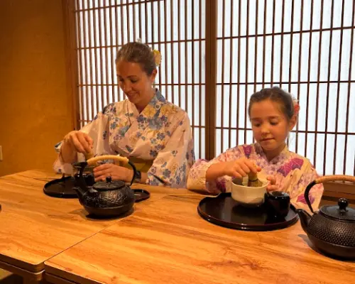 Kyoto: Kimono Rental and Matcha Experience