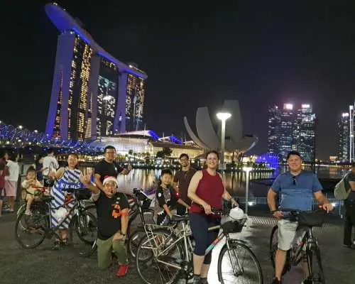 滨海湾夜间骑乘之旅