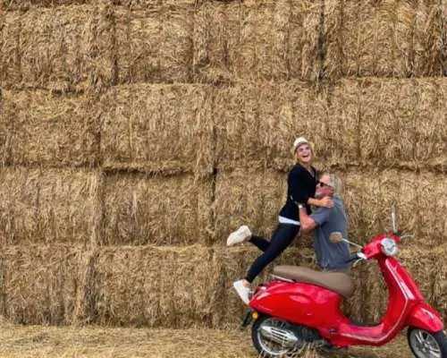 Iconic Italian scooter tour with lunch and wine from Florence