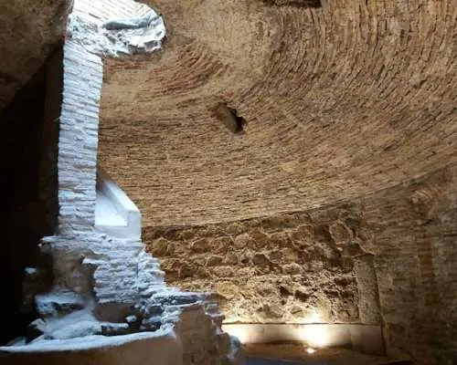 Guided underground tour of Toledo