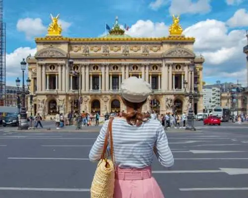 Paris self-guided walking tour with audio app