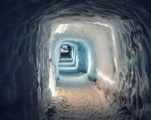 Tour into Langjökull glacier with round trip from Reykjavík