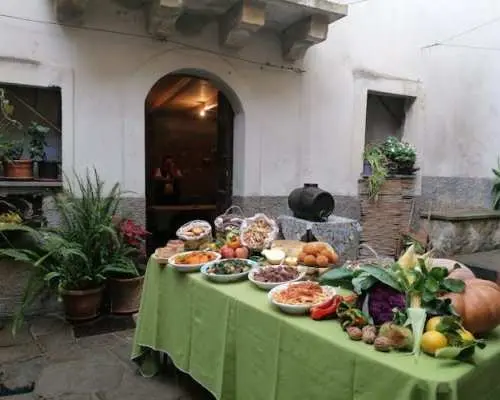 Private Cooking Class with Le Mamme del Borgo with Transfer from Taormina