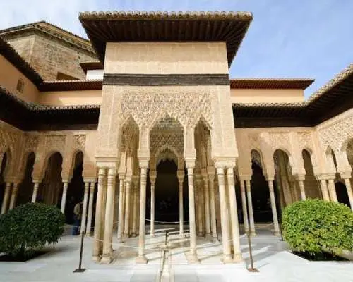 Alhambra 3-hour Guided Tour including Nasrid Palaces