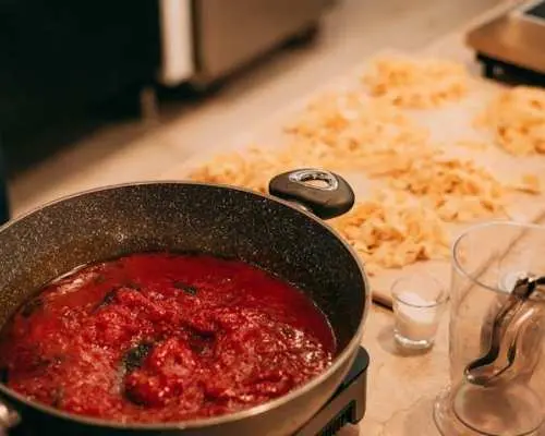 Homemade pasta and Italian dishes cooking class in Verona