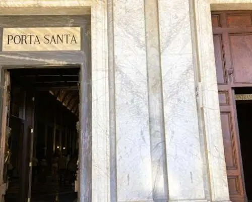 Santa Maria Maggiore Basilica with Dome and Underground guided tour