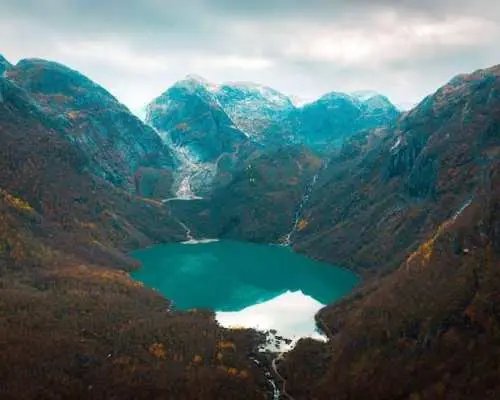 Easy hike to Bondhus Glacier Lake with lunch in Rosendal from Bergen