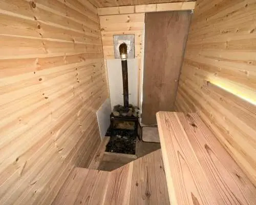 [Minami-Furano, Hokkaido] Relax amidst the dappled sunlight and clear stream. Experience an outdoor sauna in the heart of nature!