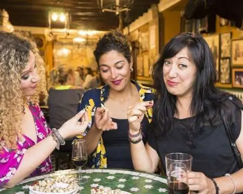 Tapas crawl tour in Seville