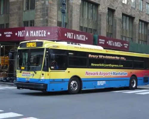 Manhattan: Bus Transfer from/to Newark Airport