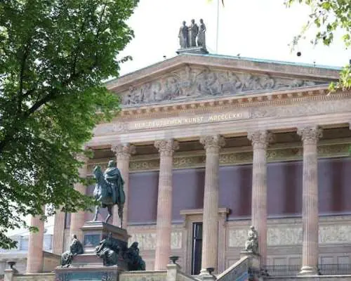 Berlin Unter den Linden self-guided historical audio tour