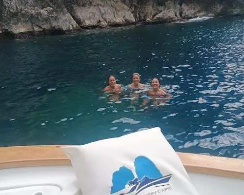 Capri private 2-hour boat tour