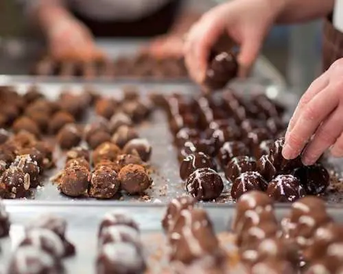 Bern walking tour and chocolate tasting with a local
