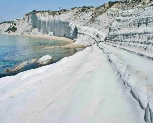 Tour du lịch xuồng ba lá nửa ngày đến Scala Dei Turchi từ San Leone