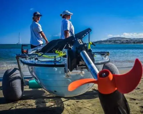 Transparent e-kayak guided tour in Fuerteventura