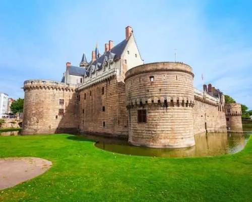 Discover Nantes in 60 minutes with a local