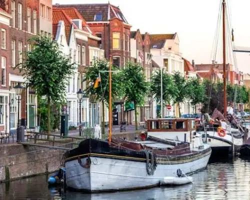 Self-guided discovery walk of Rotterdam's sights and secrets