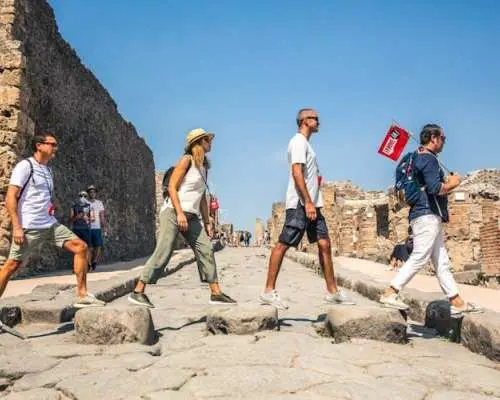 Pompeii and Sorrento full-day guided tour from Naples