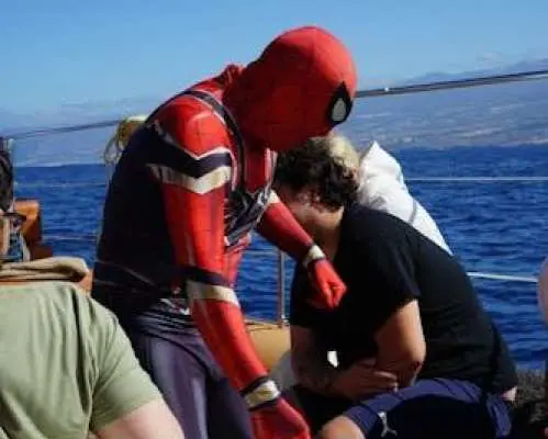 ล่องเรือสำราญสำหรับครอบครัวในธีมเจ้าหญิงและซูเปอร์ฮีโร่ที่เกาะเตเนริเฟ