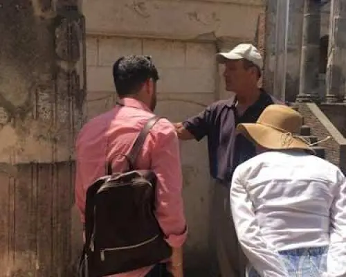 Herculaneum guided tour with an archeologist