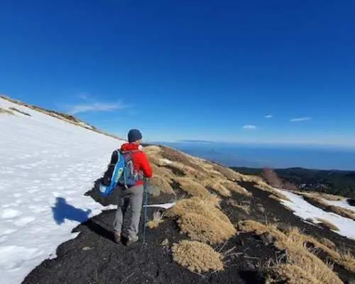 从陶尔米纳出发的埃特纳火山和阿尔坎塔拉峡谷导览游