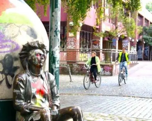 Vibes of Berlin private bike tour