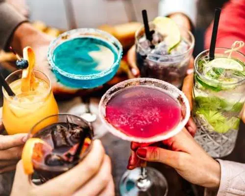 Exclusive rooftop aperitif in Rome with Trevi Fountain view