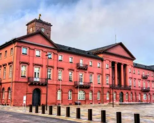 Karlsruhe city highlights walking tour with a local guide