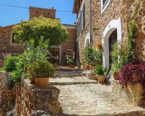 Sites & Bites: Fornalutx village tour with artisan ice-cream