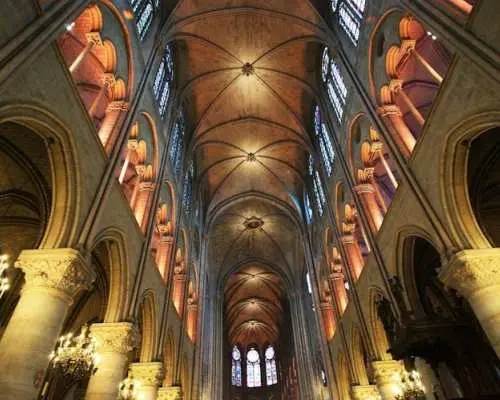 Île de la Cité and Notre Dame Cathedral small-group tour
