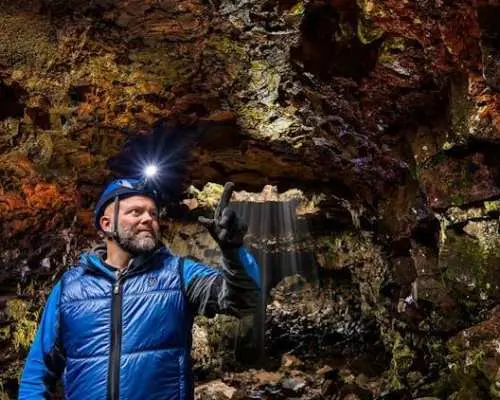 Lava tunnel walk with transfer from Reykjavík